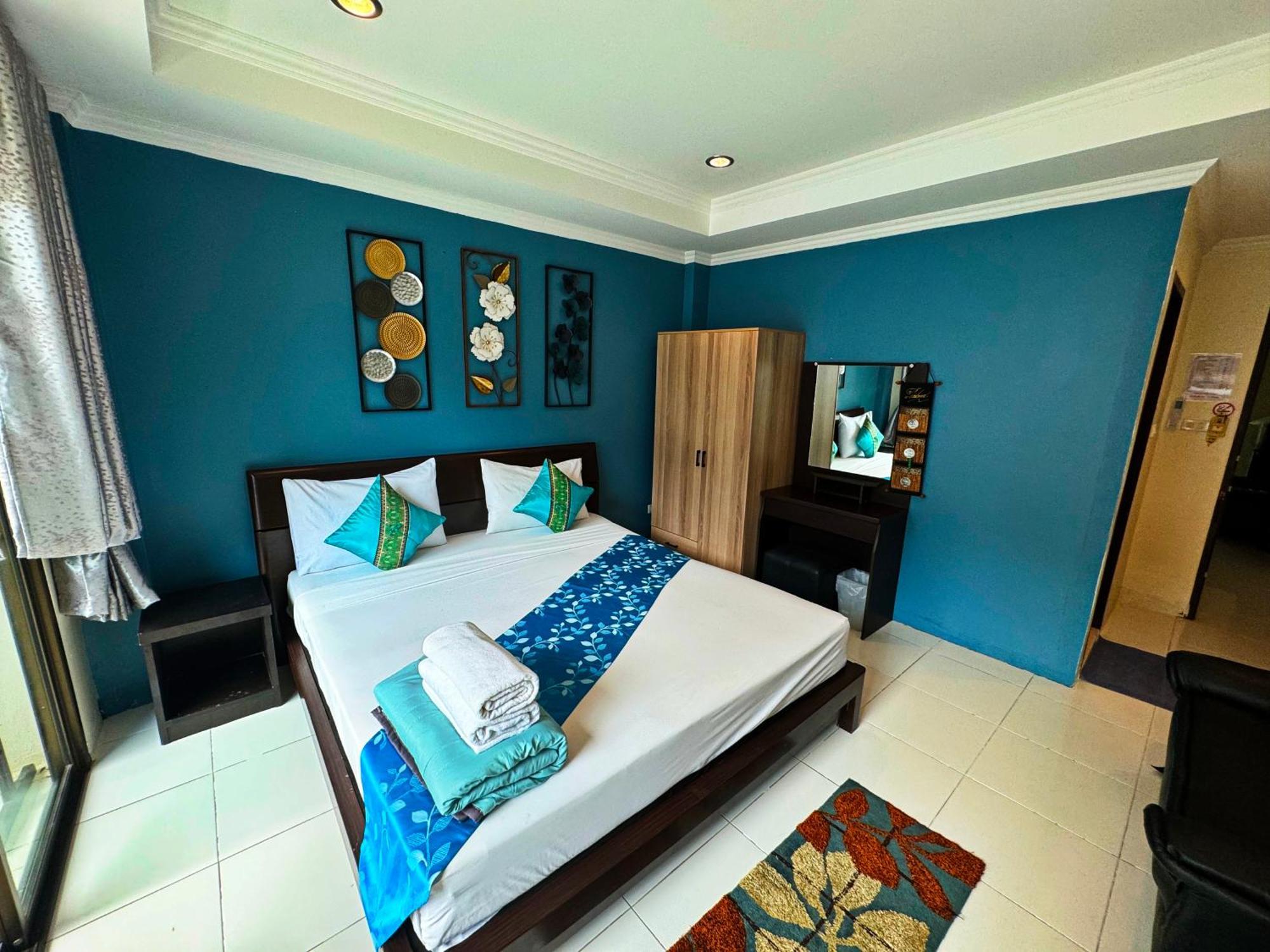 สกายซิลค์ เดคคอเรชั่น เฮาส์ Hotel Patong ภายนอก รูปภาพ