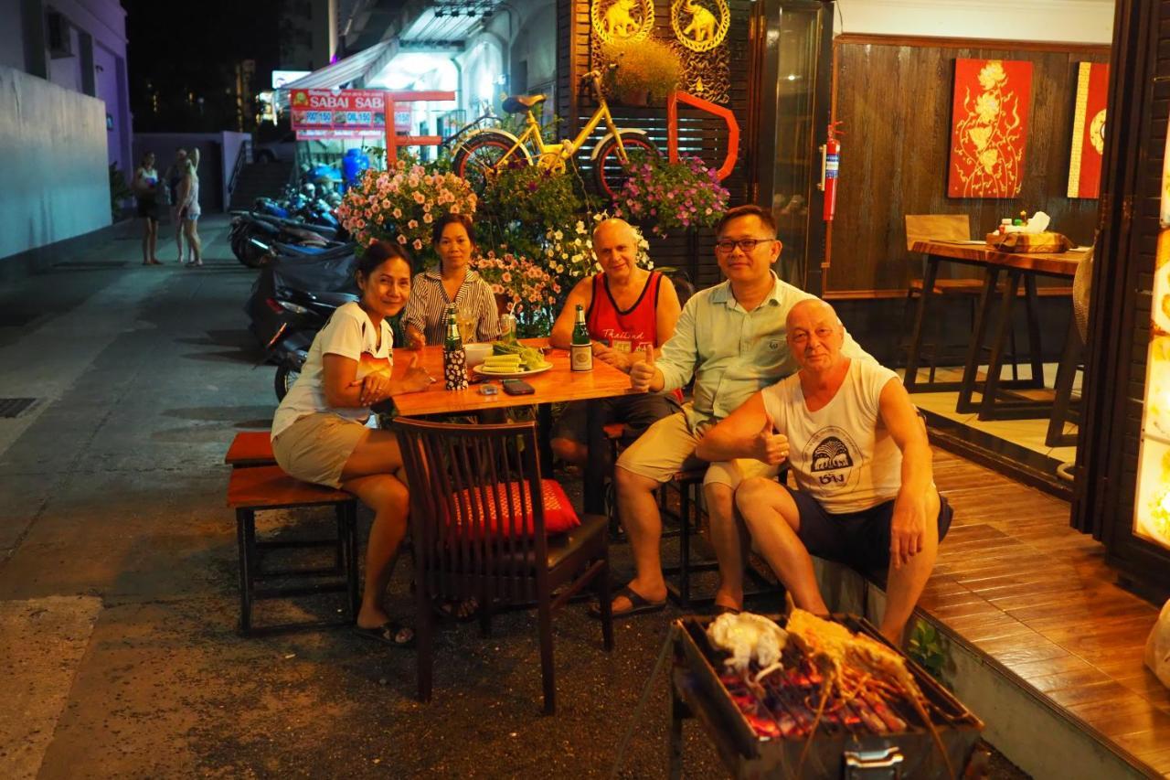 สกายซิลค์ เดคคอเรชั่น เฮาส์ Hotel Patong ภายนอก รูปภาพ